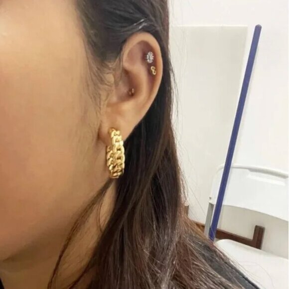 14K gold filled Gold hoop earrings - Picture 2 of 5